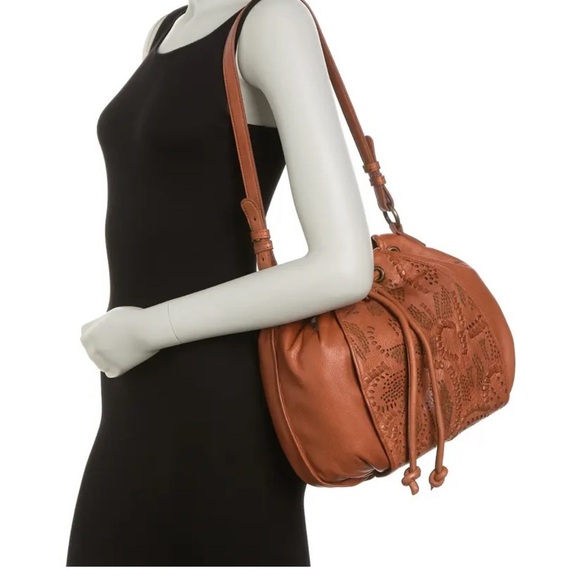 FRYE Leather Perforated Drawstring Bucket Bag Boho Chic - Picture 1 of 8